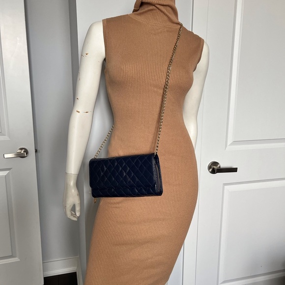 Zenith Navy Leather Quilted Purse - Picture 3 of 13